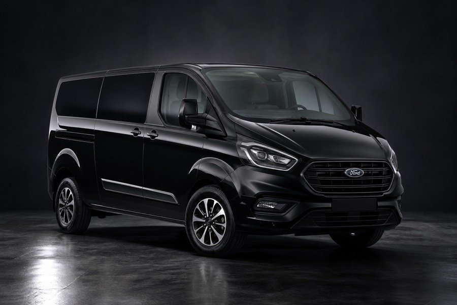 Business minivan for comfortable transfers